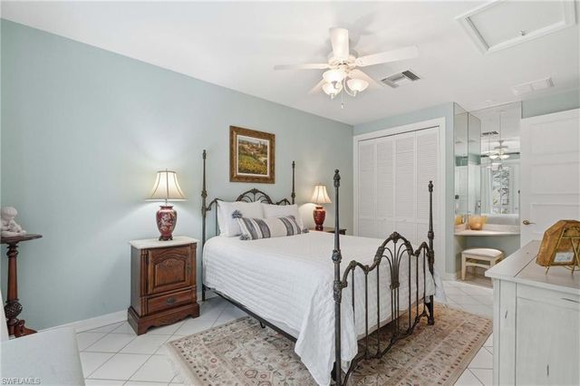 7976 Grand Bay DR 5, Naples, FL 34108