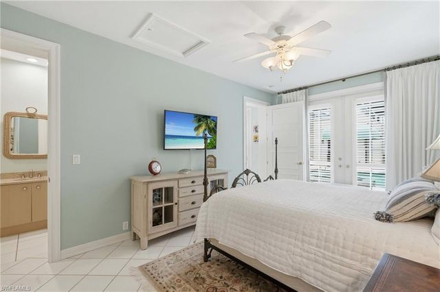 7976 Grand Bay DR 5, Naples, FL 34108