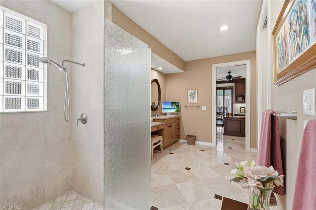 7976 Grand Bay DR 5, Naples, FL 34108