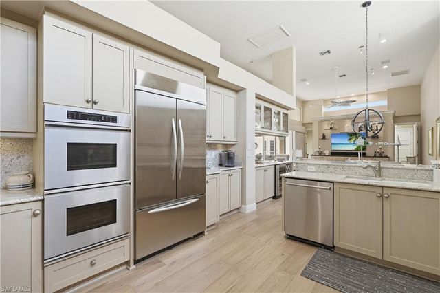 7976 Grand Bay DR 5, Naples, FL 34108