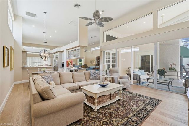 7976 Grand Bay DR 5, Naples, FL 34108