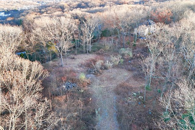 24 Burma Road, Woodbridge, CT 06525