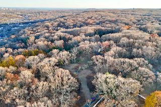 24 Burma Road, Woodbridge, CT 06525
