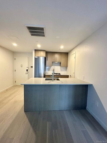 131-02 A 40th Road 5A, Flushing, NY 11354