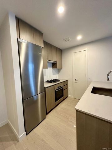131-02 A 40th Road 5A, Flushing, NY 11354