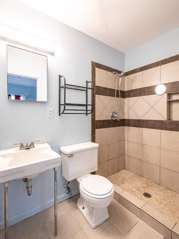 830 COLONIAL RD, Memphis, TN 38117