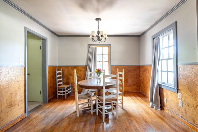 830 COLONIAL RD, Memphis, TN 38117