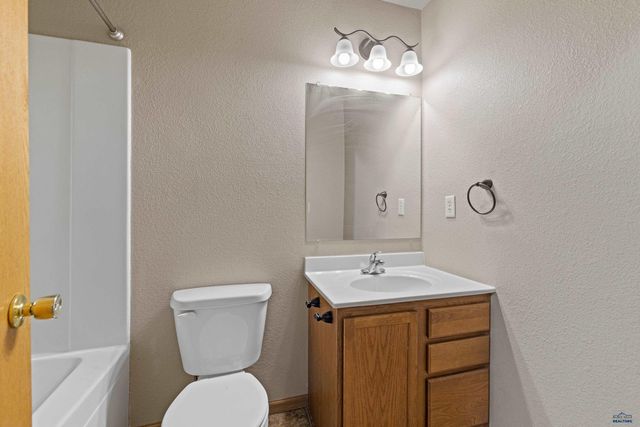 670 AIRWAY CT, Box Elder, SD 57719