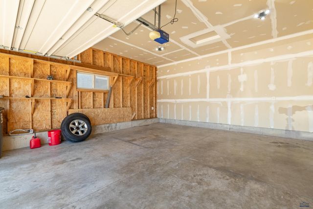 670 AIRWAY CT, Box Elder, SD 57719