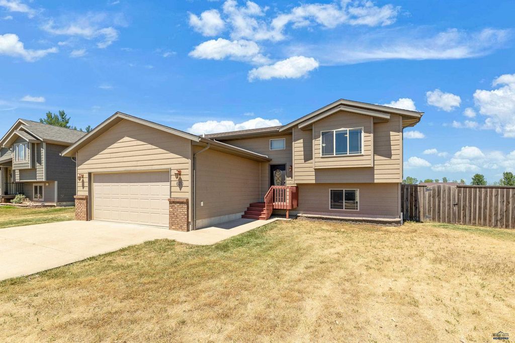 670 AIRWAY CT, Box Elder, SD 57719