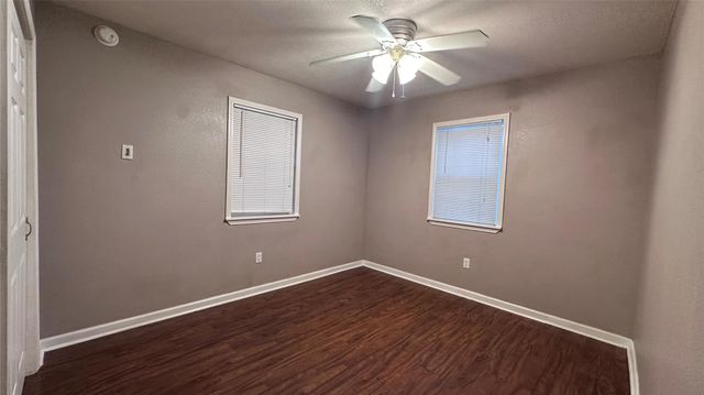 5753 Pinehurst Drive, Montgomery, TX 77316