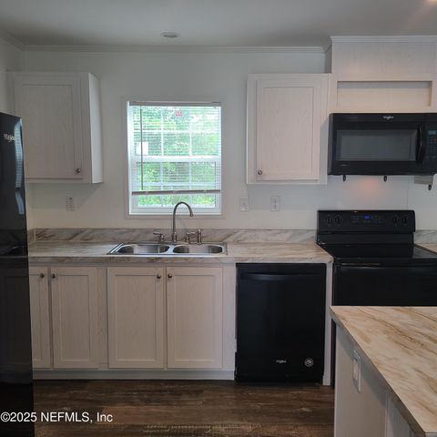 6004 6TH MANOR Manor E, Palatka, FL 32177