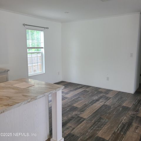 6004 6TH MANOR Manor E, Palatka, FL 32177