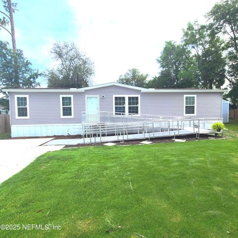 6004 6TH MANOR Manor E, Palatka, FL 32177
