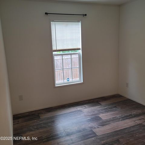 6004 6TH MANOR Manor E, Palatka, FL 32177