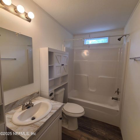 6004 6TH MANOR Manor E, Palatka, FL 32177