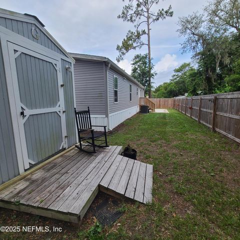 6004 6TH MANOR Manor E, Palatka, FL 32177