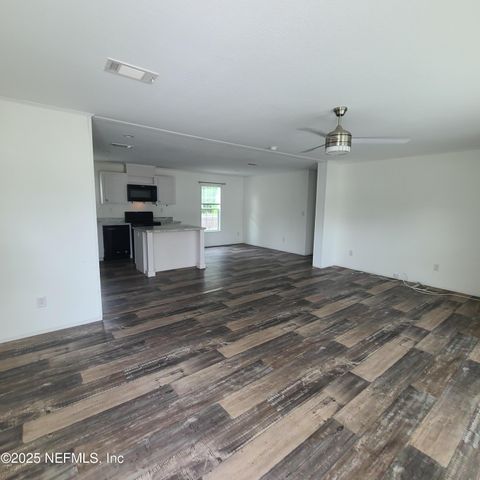 6004 6TH MANOR Manor E, Palatka, FL 32177