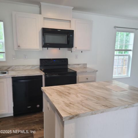 6004 6TH MANOR Manor E, Palatka, FL 32177