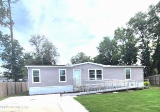 6004 6TH MANOR Manor E, Palatka, FL 32177