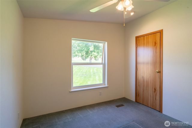 10624 Handicap Drive SE, Warden, WA 98857