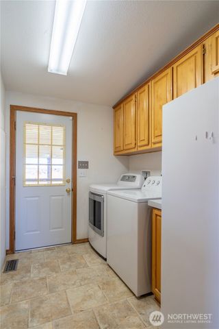 10624 Handicap Drive SE, Warden, WA 98857