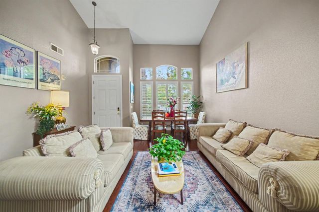 2226 Ryanlee Dr, Riverbank, CA 95367