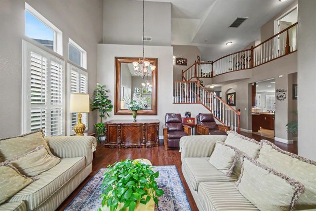 2226 Ryanlee Dr, Riverbank, CA 95367