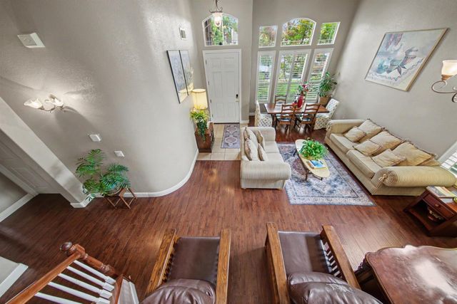 2226 Ryanlee Dr, Riverbank, CA 95367