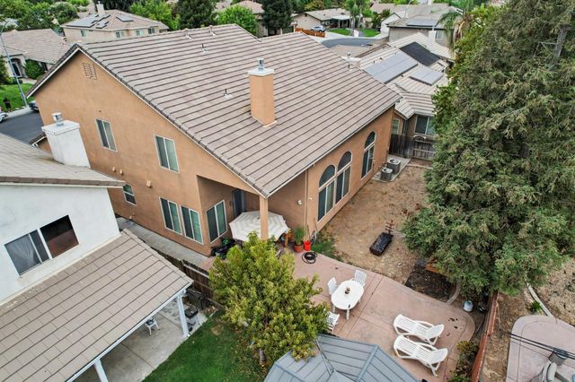 2226 Ryanlee Dr, Riverbank, CA 95367