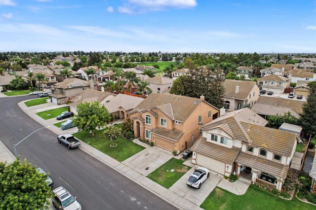 2226 Ryanlee Dr, Riverbank, CA 95367