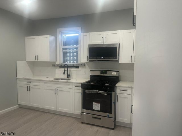 264 Harrison St, Paterson City, NJ 07501