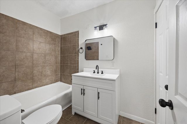2701 Truxillo Street, Houston, TX 77004