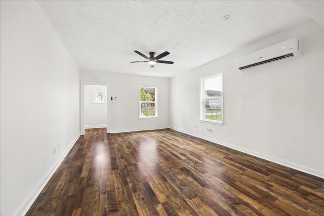 2701 Truxillo Street, Houston, TX 77004