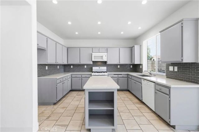 5319 Essex, Palmdale, CA 93552