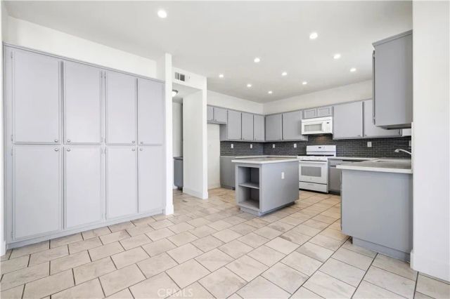 5319 Essex, Palmdale, CA 93552