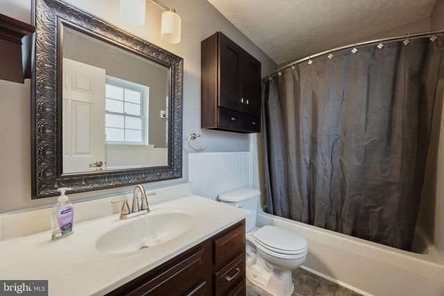2445 MASSANUTTEN, Winchester, VA 22601