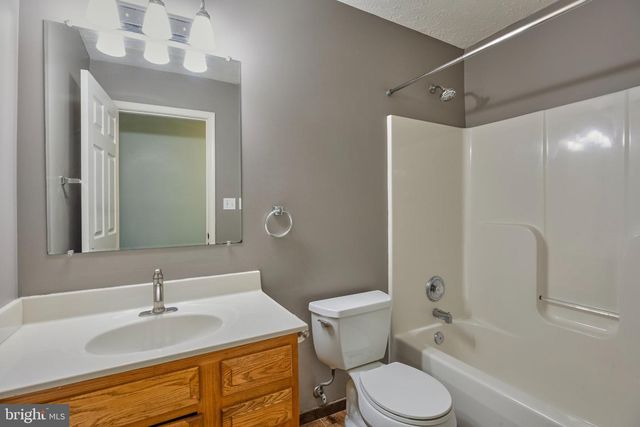 2445 MASSANUTTEN, Winchester, VA 22601
