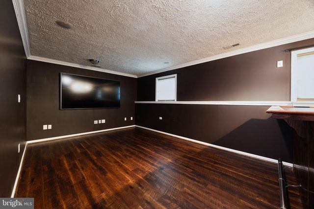 2445 MASSANUTTEN, Winchester, VA 22601