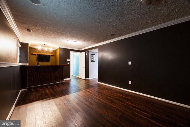 2445 MASSANUTTEN, Winchester, VA 22601