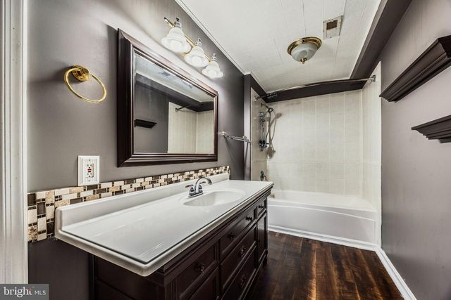 2445 MASSANUTTEN, Winchester, VA 22601