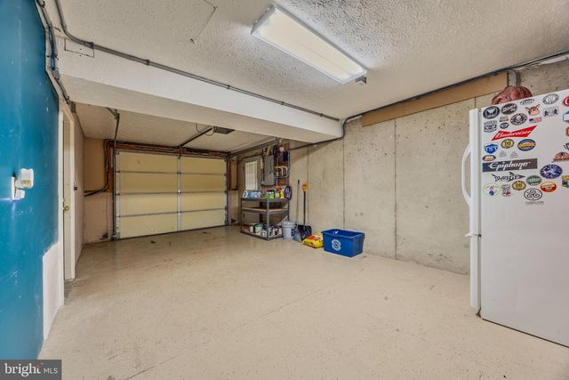 2445 MASSANUTTEN, Winchester, VA 22601