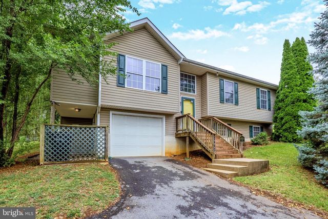 2445 MASSANUTTEN, Winchester, VA 22601