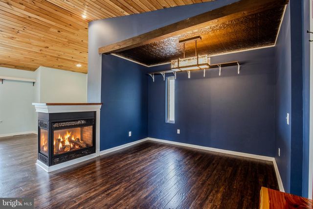 2445 MASSANUTTEN, Winchester, VA 22601
