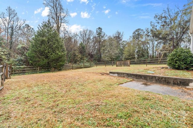 2430 Mt Holly-Huntersville Road, Charlotte, NC 28214