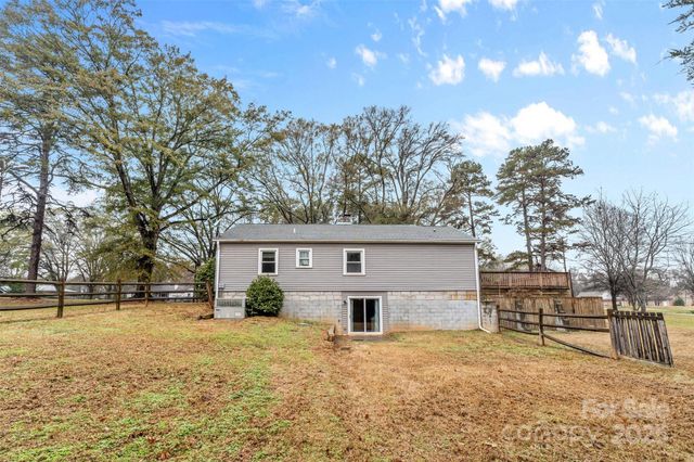 2430 Mt Holly-Huntersville Road, Charlotte, NC 28214