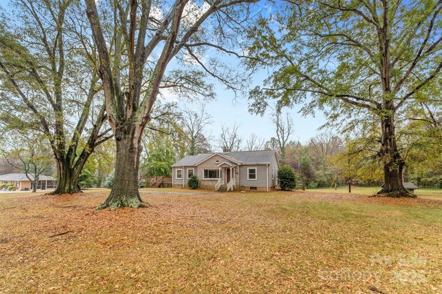 2430 Mt Holly-Huntersville Road, Charlotte, NC 28214