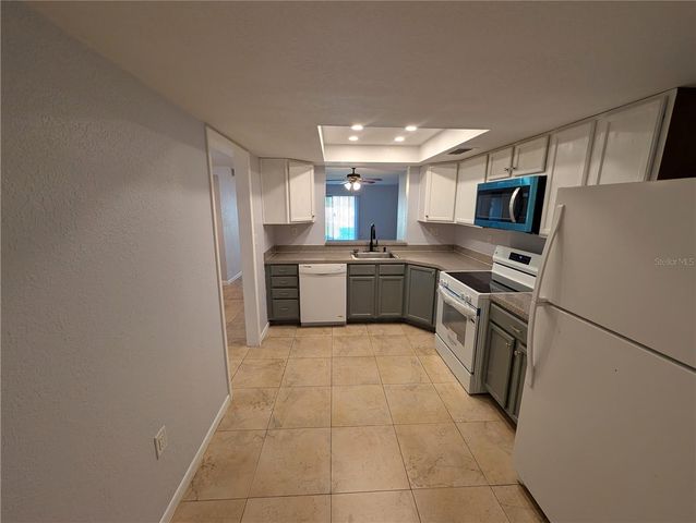 6306 GRAND BAHAMA CIRCLE A, Tampa, FL 33615