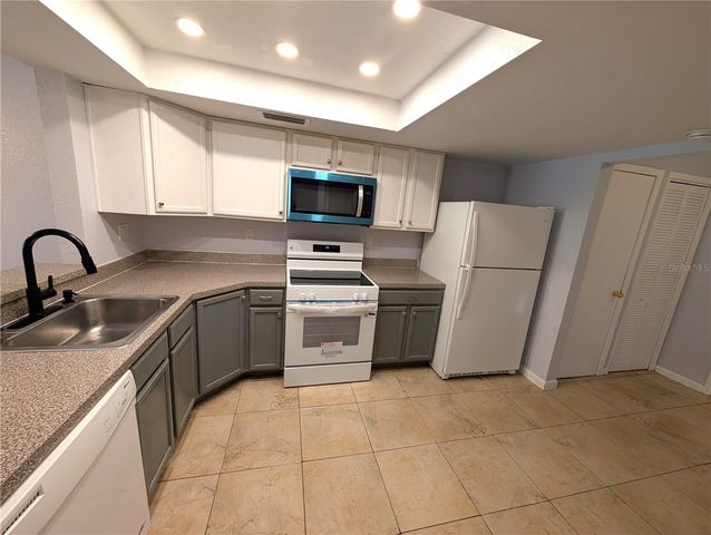 6306 GRAND BAHAMA CIRCLE A, Tampa, FL 33615
