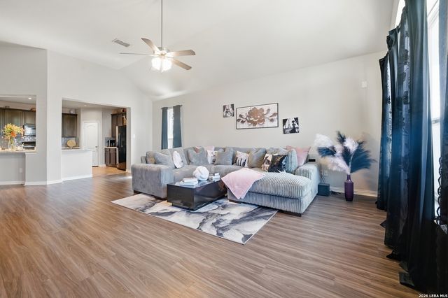 8818 Falcon Park, Converse, TX 78109